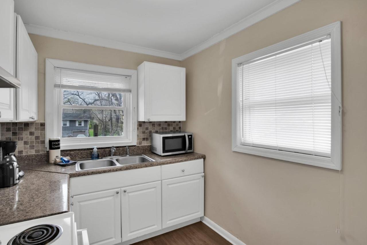 Small 2br East Knox apartment Pet friendly Knoxville Exteriör bild