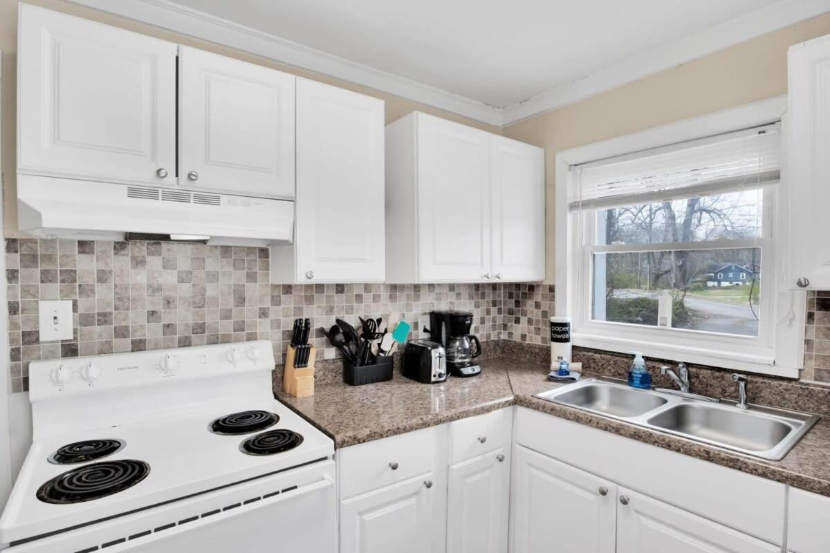 Small 2br East Knox apartment Pet friendly Knoxville Exteriör bild