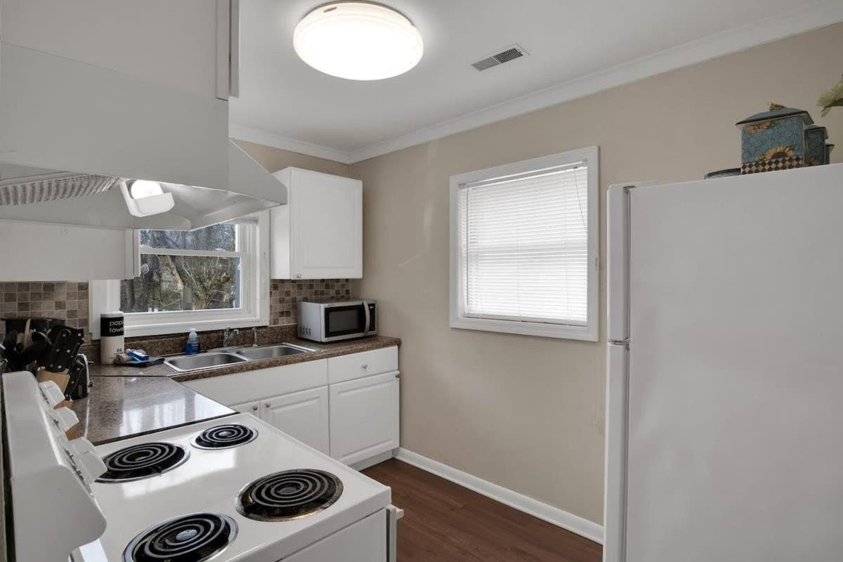 Small 2br East Knox apartment Pet friendly Knoxville Exteriör bild