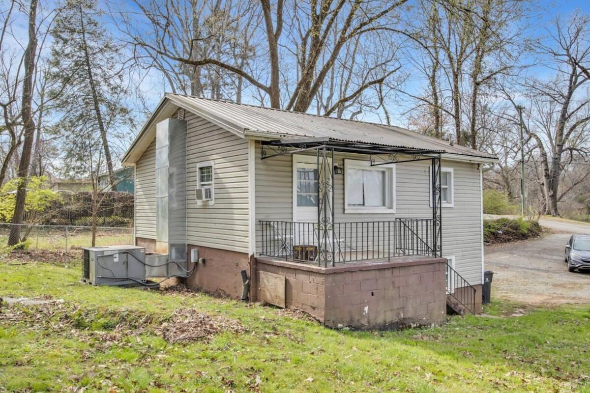 Small 2br East Knox apartment Pet friendly Knoxville Exteriör bild